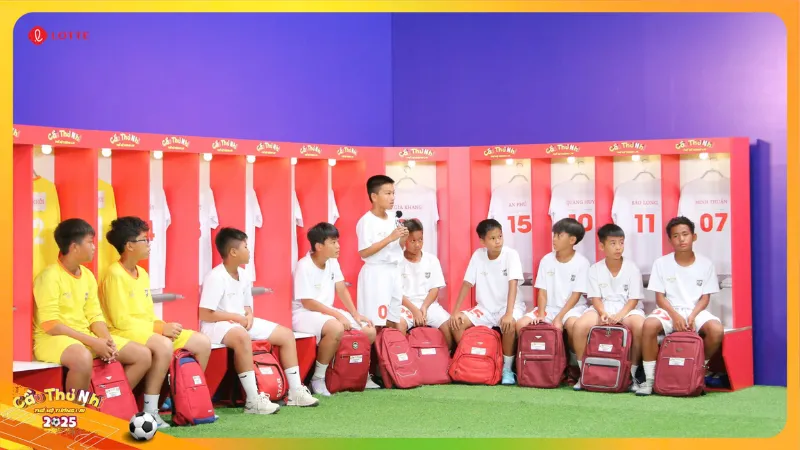 Những bức ảnh ghi lại kỷ niệm đẹp của các cầu thủ nhí