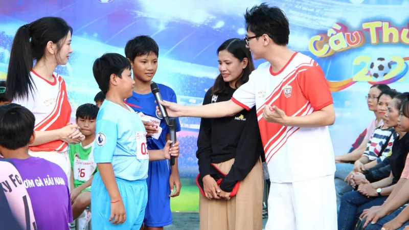 Kênh hỗ trợ phụ huynh tư vấn khóa học cho các cầu thủ nhí