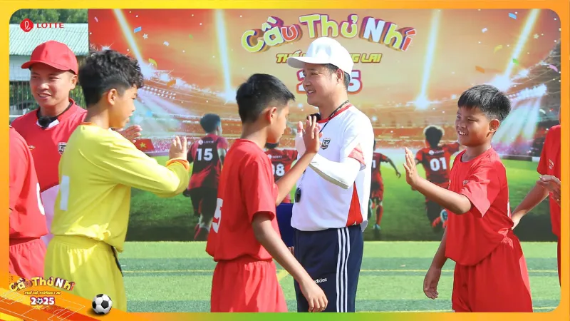 Hành trình trưởng thành của một HLV trẻ tại cầu thủ tí hon