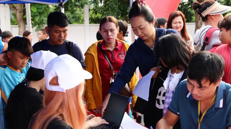 Mạng lưới cộng đồng kết hợp trường học để phát hiện tài năng bóng nhí