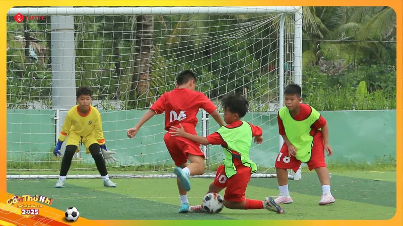 Top 5 Pha Cản Phá “Xuất Thần” Của Những Thủ Môn Tí Hon